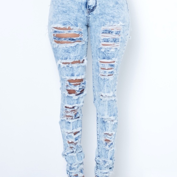 Lightwash Blue Destructed Jeans - Picture 4 of 4